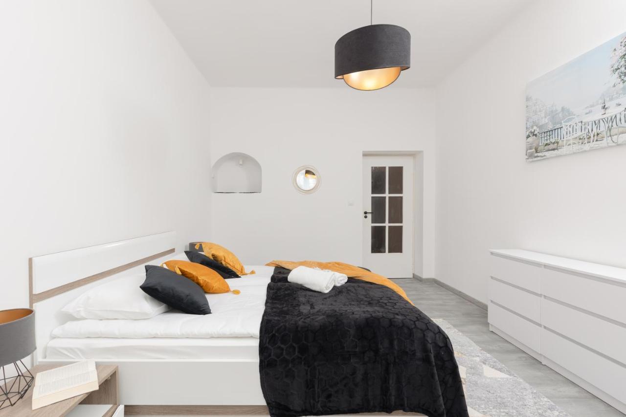 Metro Plac Wilsona Apartments Mickiewicza By Noclegi Renters Varsóvia Exterior foto