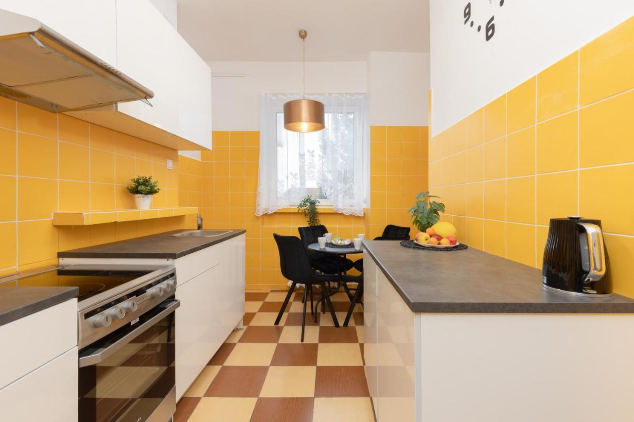 Metro Plac Wilsona Apartments Mickiewicza By Noclegi Renters Varsóvia Exterior foto