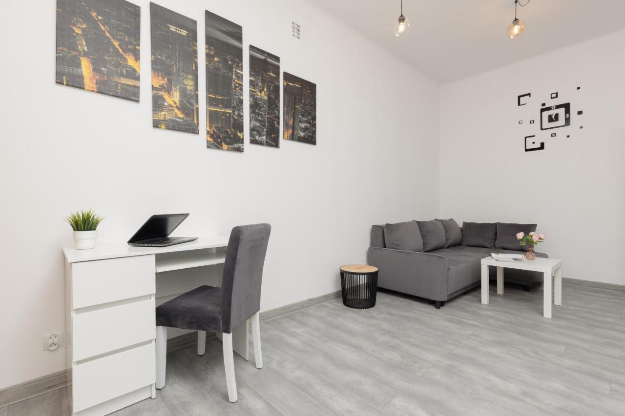 Metro Plac Wilsona Apartments Mickiewicza By Noclegi Renters Varsóvia Exterior foto
