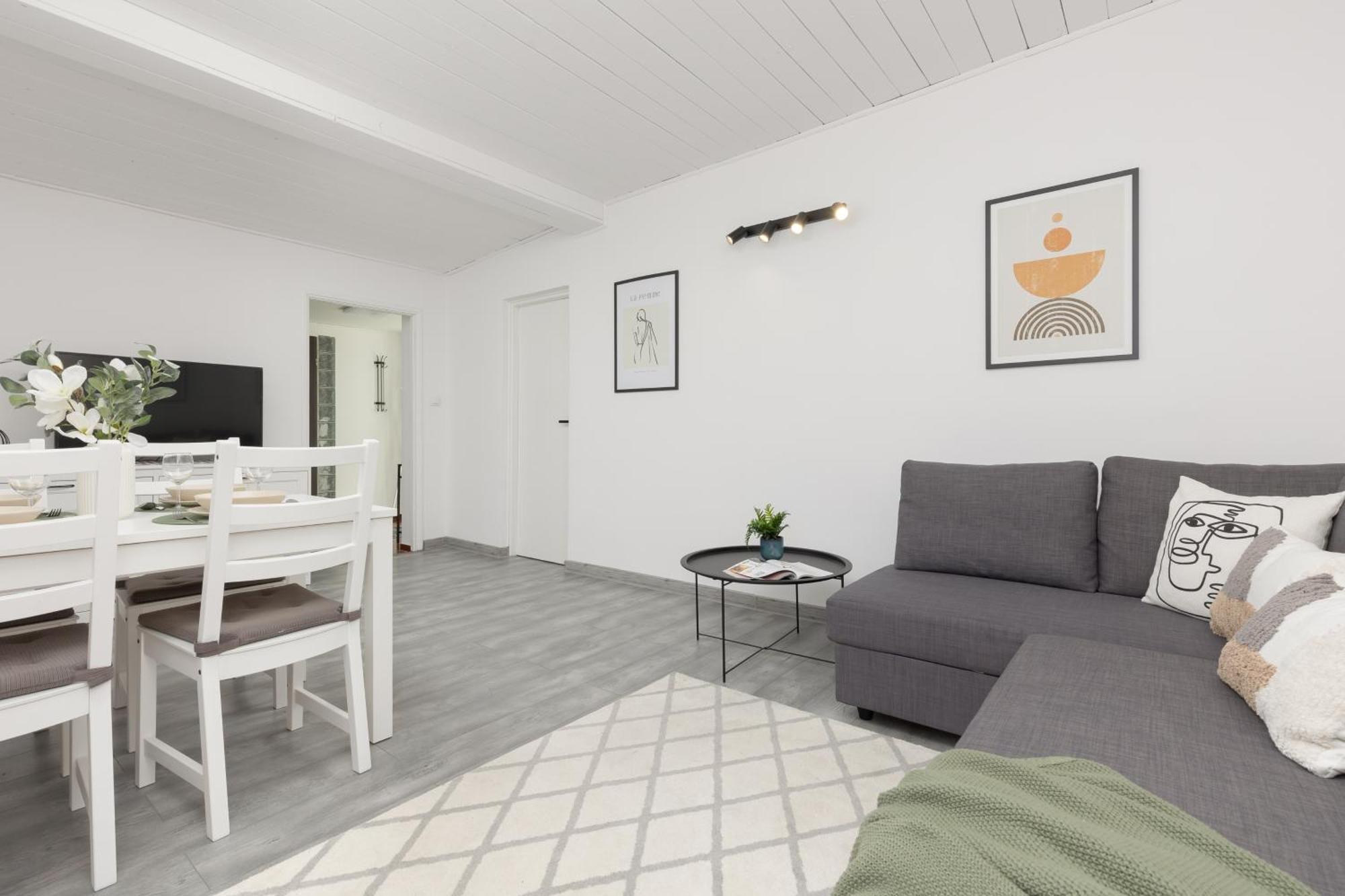 Metro Plac Wilsona Apartments Mickiewicza By Noclegi Renters Varsóvia Exterior foto